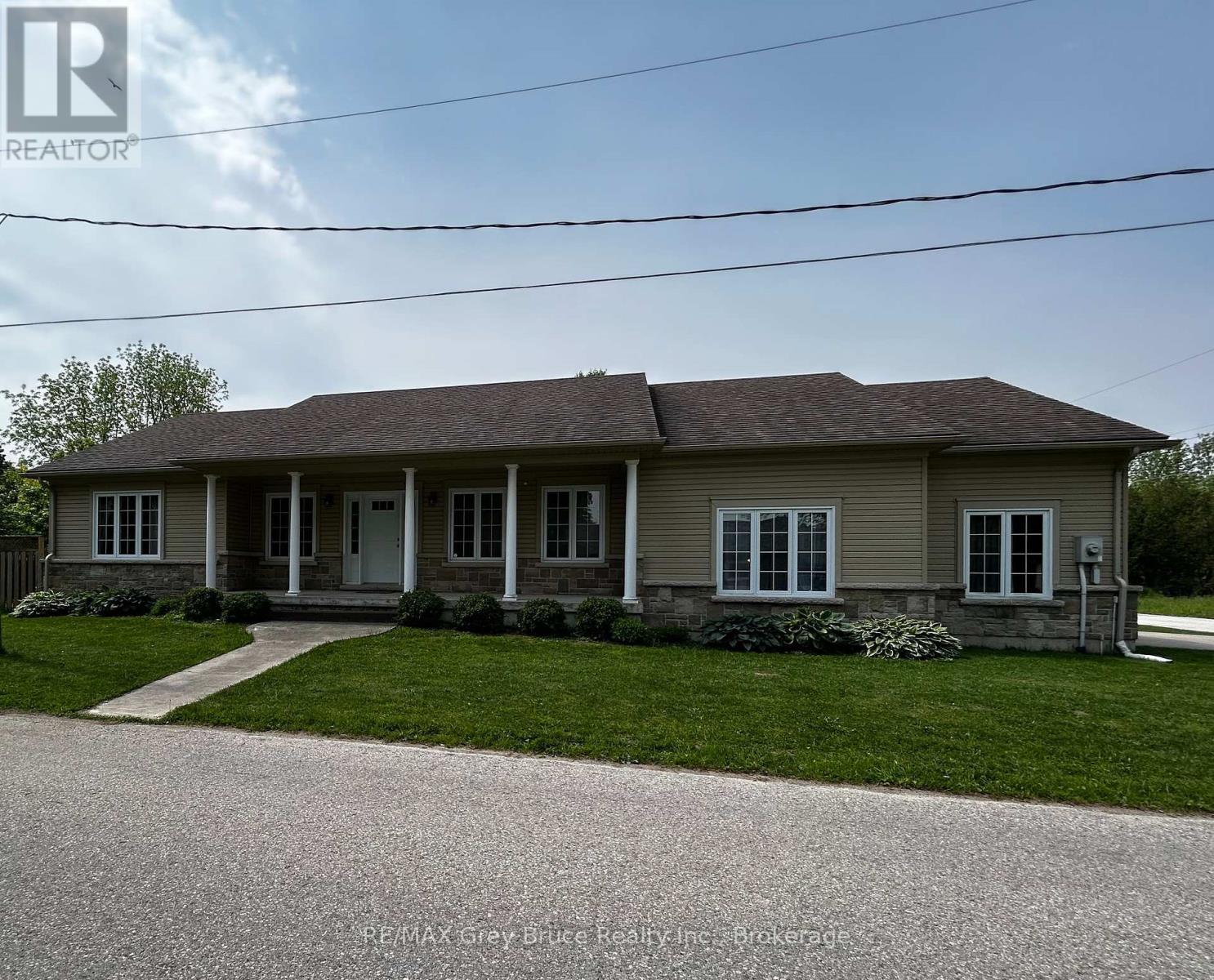 16 Paterson Street, Kincardine, Ontario  N0G 2T0 - Photo 40 - X12209483