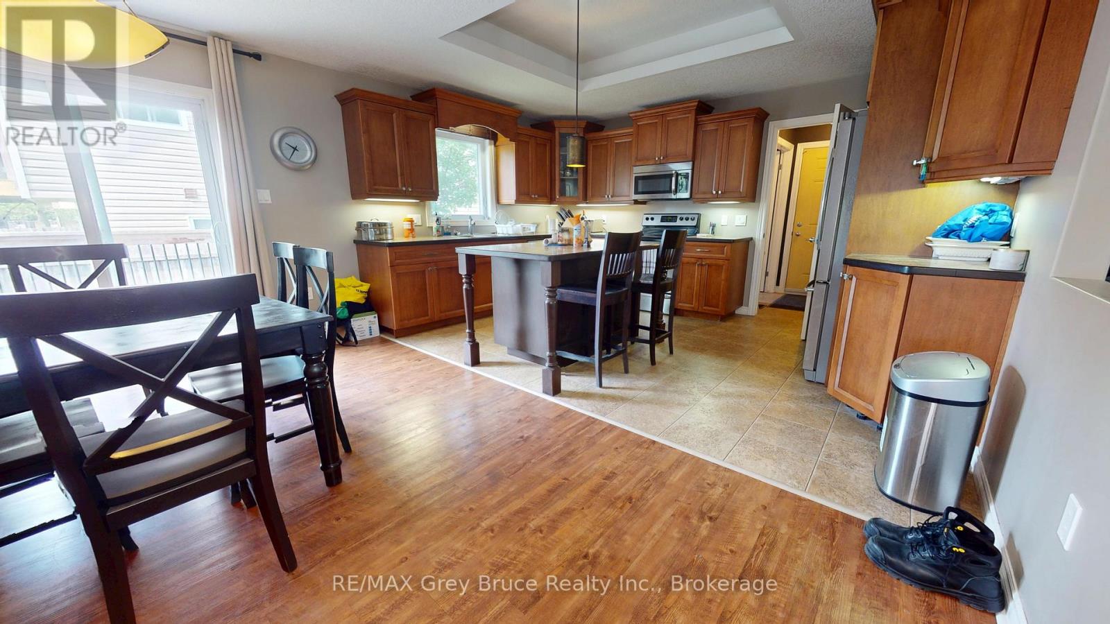 16 Paterson Street, Kincardine, Ontario  N0G 2T0 - Photo 7 - X12209483