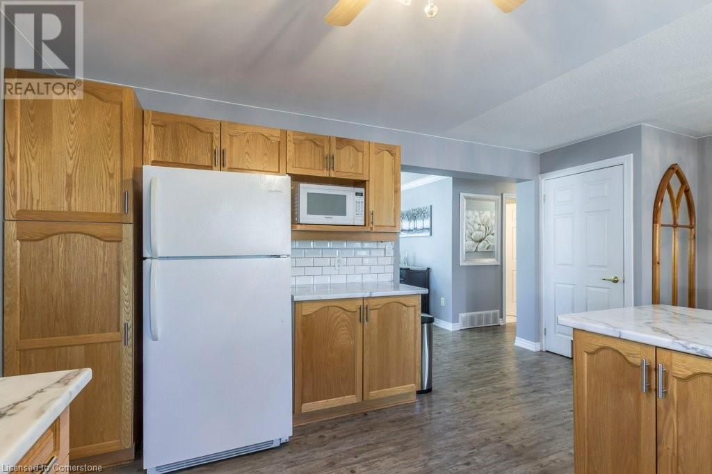 251 Glenariff Drive, Freelton, Ontario  L8B 1A5 - Photo 13 - 40739551