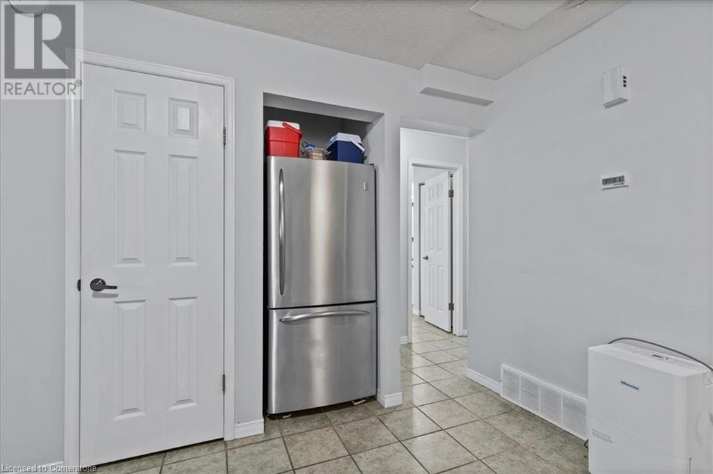 3 Wisteria Court, Kitchener, Ontario  N2E 3T4 - Photo 35 - 40738902
