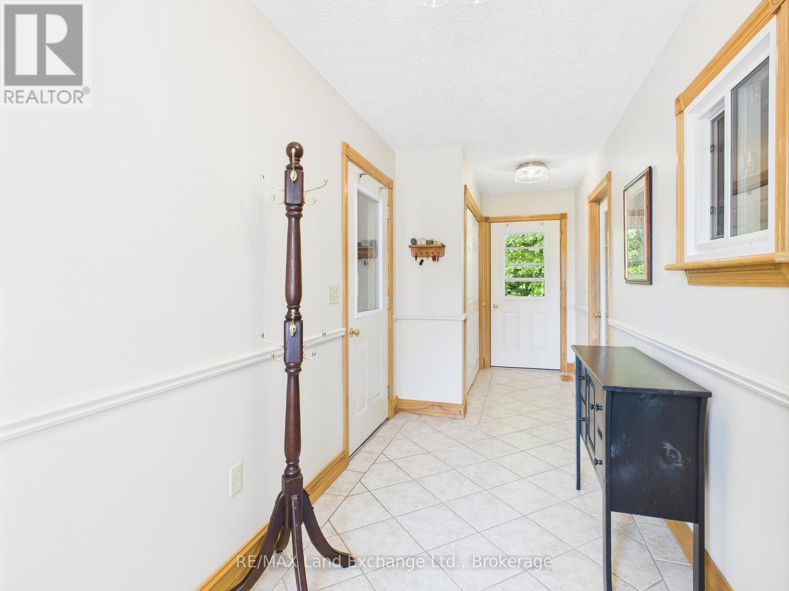 390 Paradise Lake Street, Huron-Kinloss, Ontario  N0G 2H0 - Photo 14 - X12209695