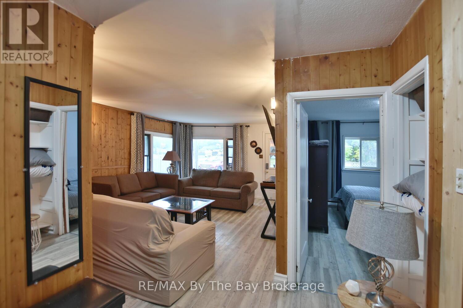 678 River Road W, Wasaga Beach, Ontario  L9Z 2P1 - Photo 10 - S12210455