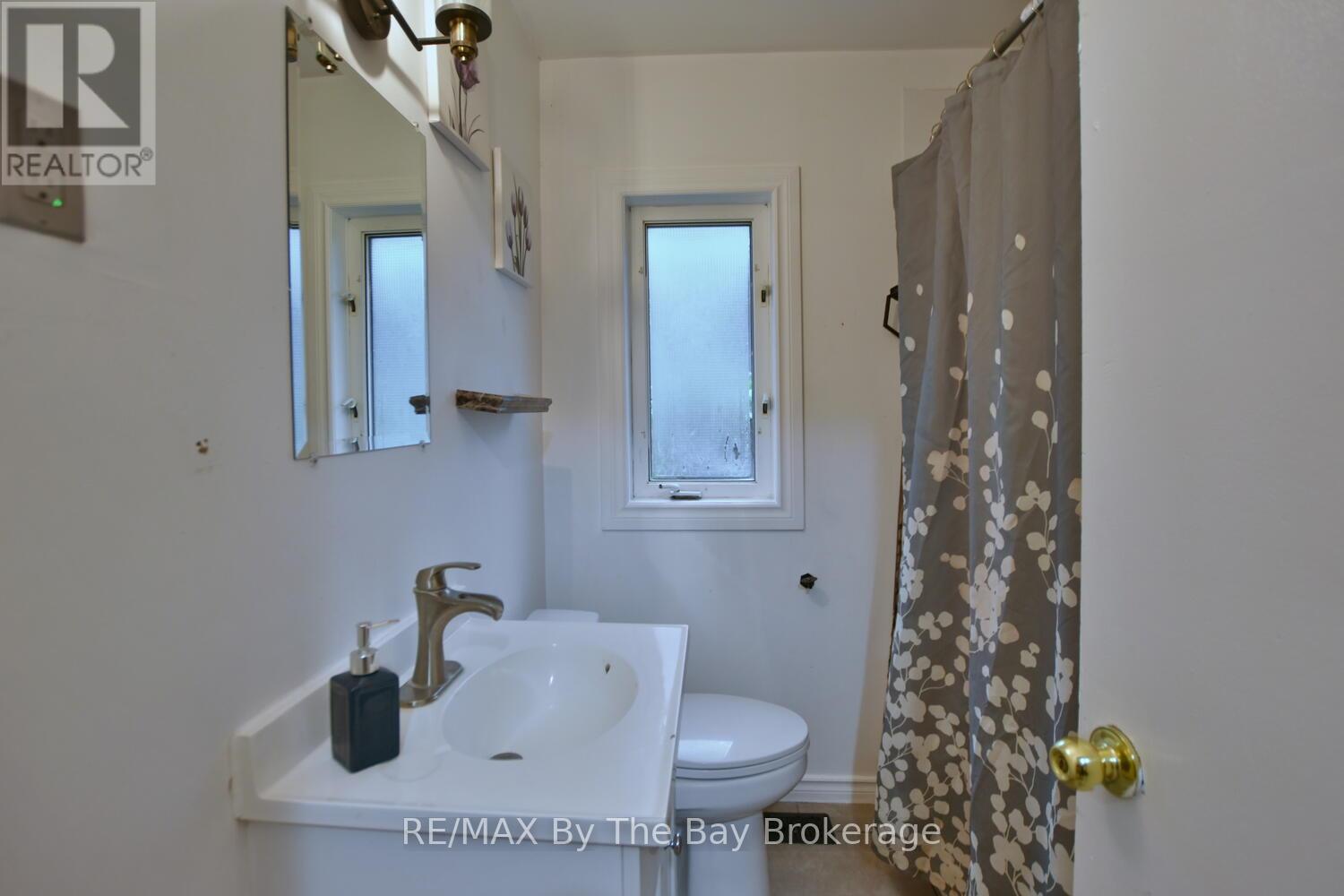 678 River Road W, Wasaga Beach, Ontario  L9Z 2P1 - Photo 13 - S12210455