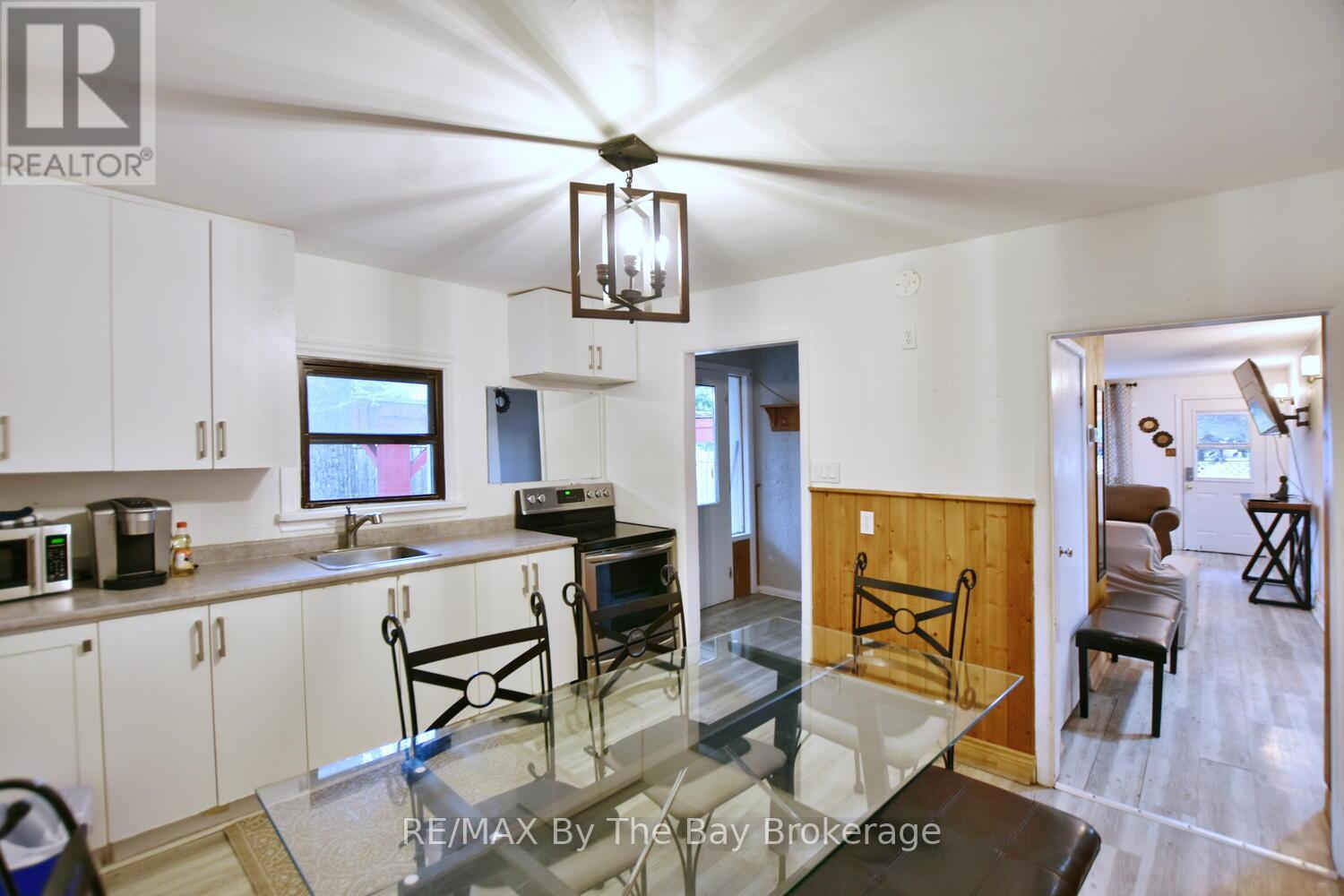 678 River Road W, Wasaga Beach, Ontario  L9Z 2P1 - Photo 17 - S12210455