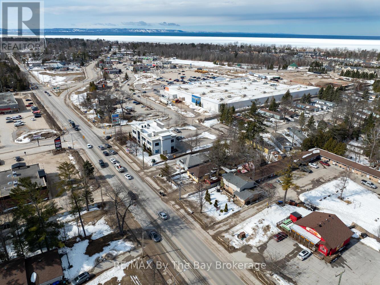678 River Road W, Wasaga Beach, Ontario  L9Z 2P1 - Photo 21 - S12210455