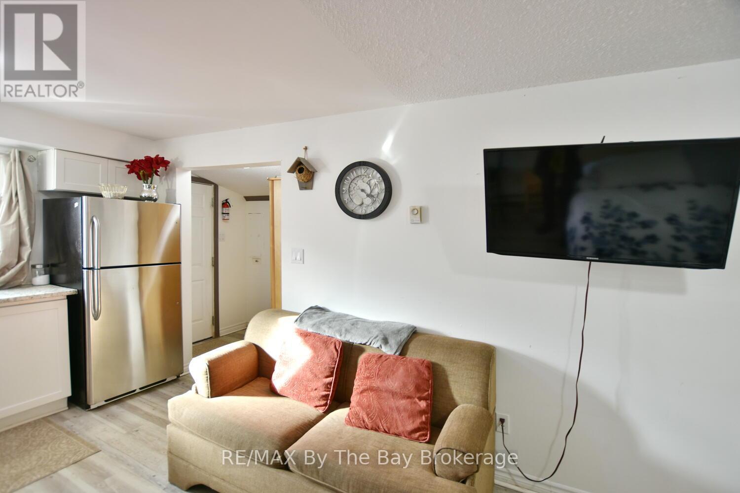 678 River Road W, Wasaga Beach, Ontario  L9Z 2P1 - Photo 29 - S12210455