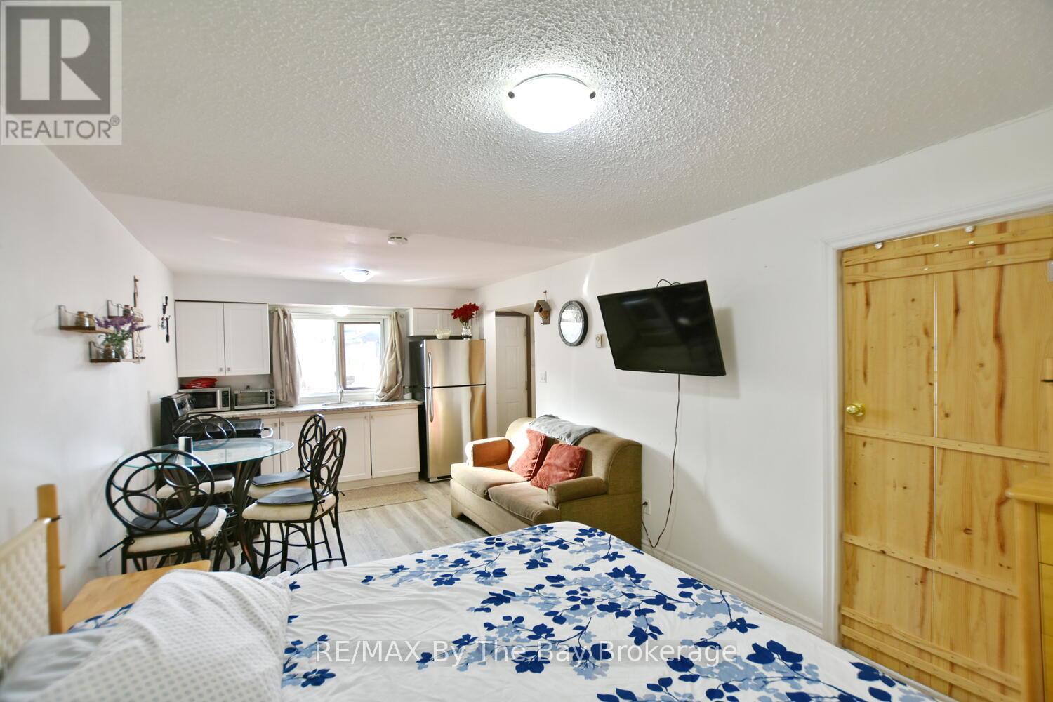 678 River Road W, Wasaga Beach, Ontario  L9Z 2P1 - Photo 31 - S12210455