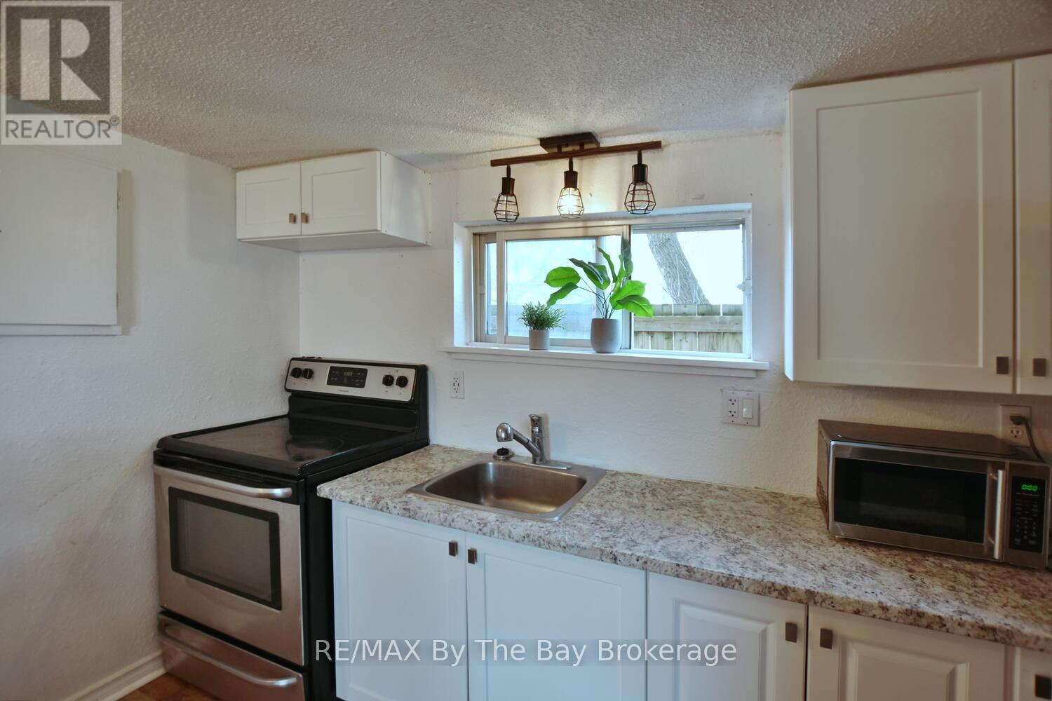 678 River Road W, Wasaga Beach, Ontario  L9Z 2P1 - Photo 38 - S12210455