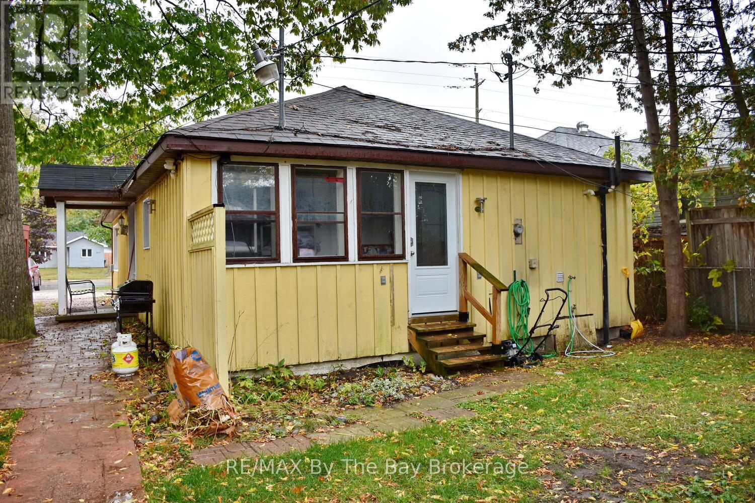 678 River Road W, Wasaga Beach, Ontario  L9Z 2P1 - Photo 6 - S12210455