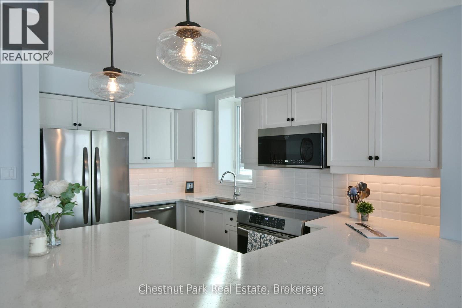 650 Johnston Park Avenue, Collingwood, Ontario  L9Y 5C7 - Photo 7 - S12210497