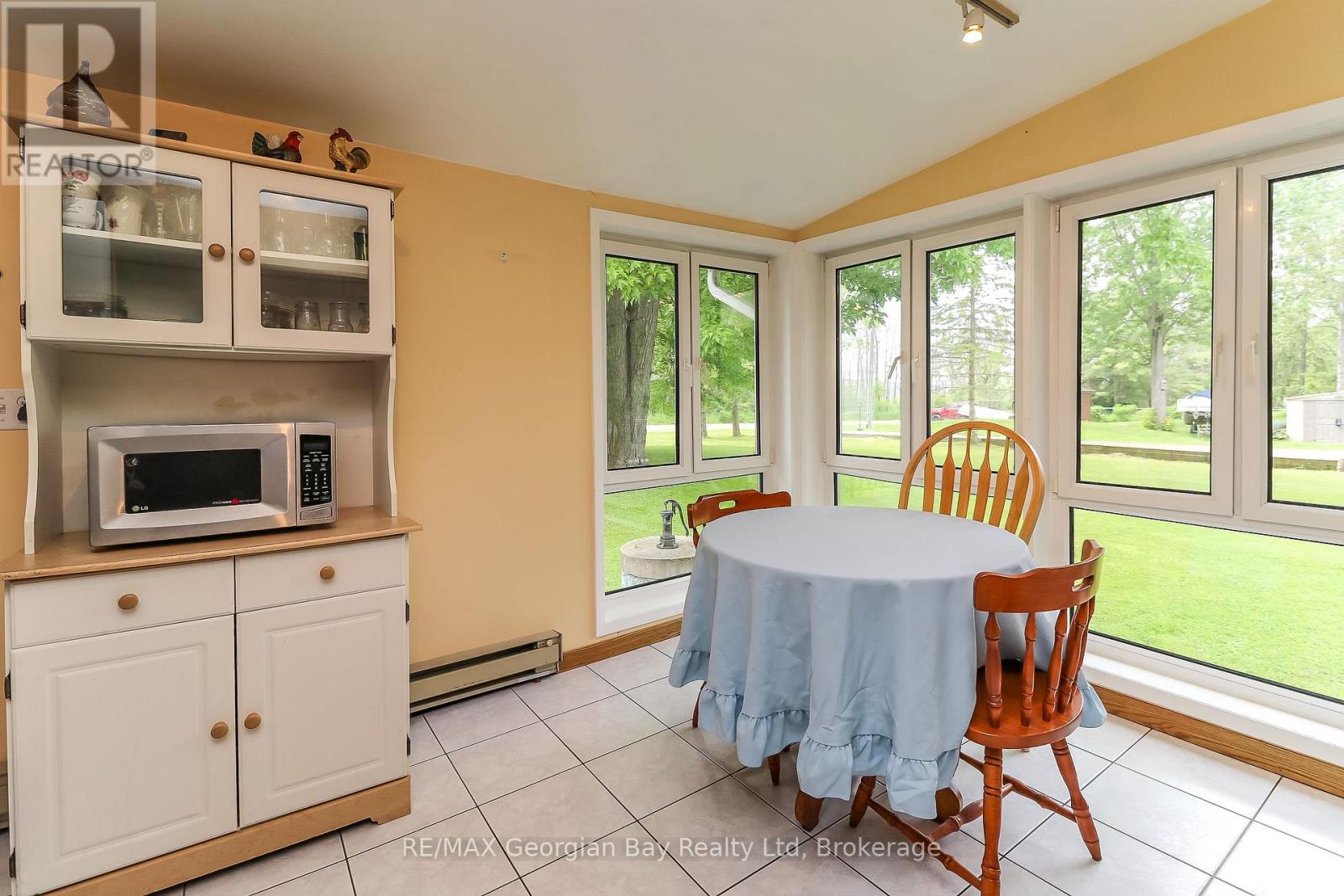 31 Hearthstone Drive, Tay, Ontario  L0K 2C0 - Photo 10 - S12210519