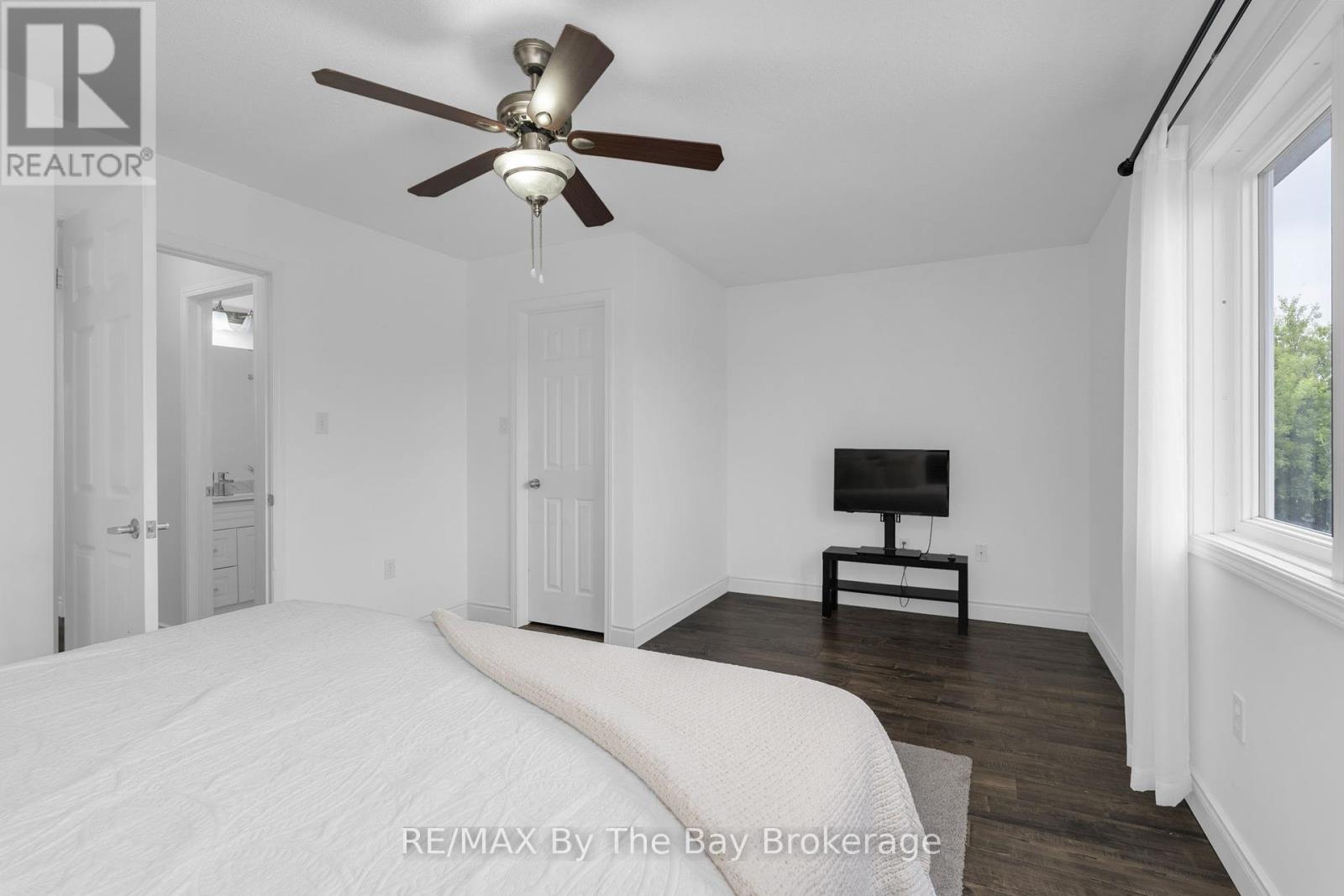 54 Mccann Lane, Essa, Ontario  L3W 0E4 - Photo 14 - N12210839