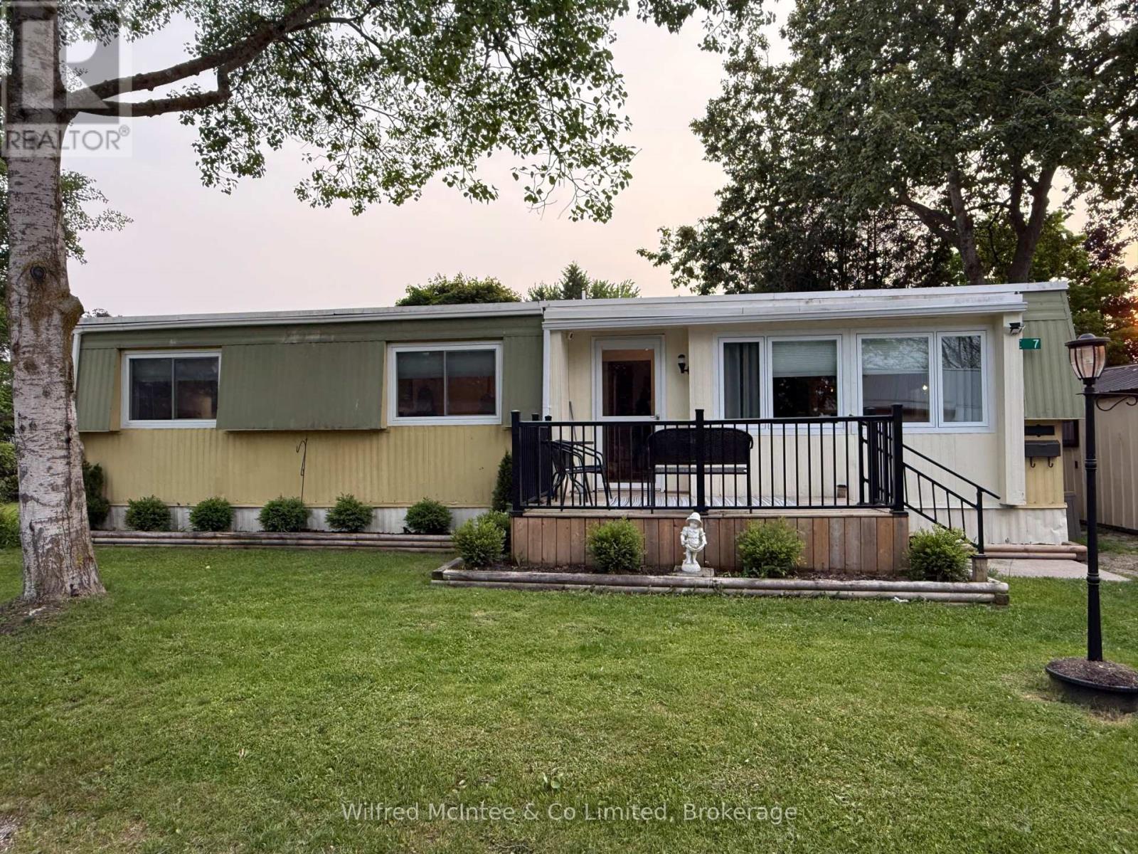 7 Killdeer Court, Brockton, Ontario  N0G 2V0 - Photo 1 - X12210784