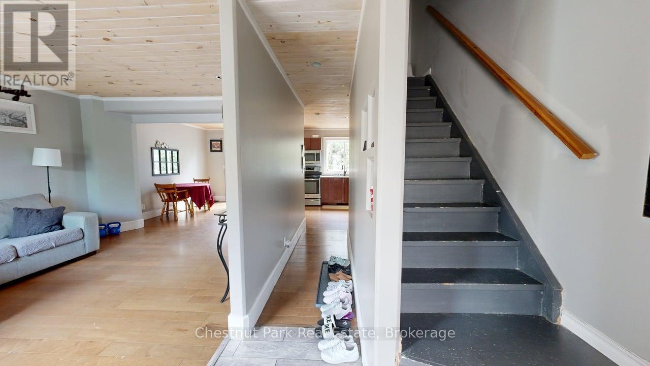 2 - 335 Wellington Street N, Bracebridge, Ontario  P1L 1B7 - Photo 4 - X12210995