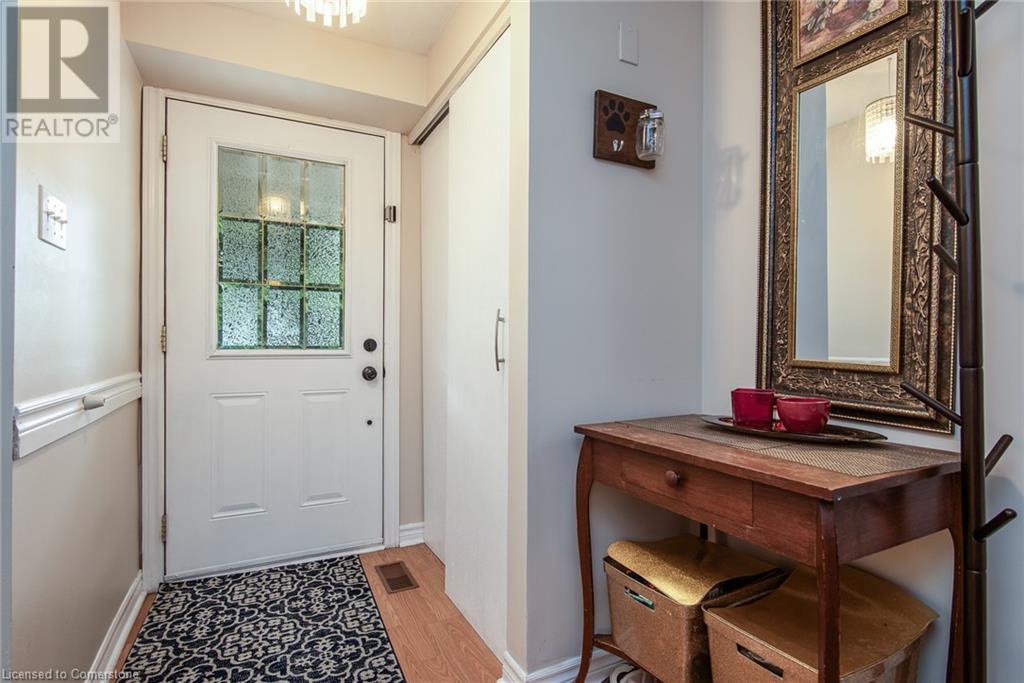 289 A Northlake Drive, Waterloo, Ontario  N2V 1N9 - Photo 3 - 40739544