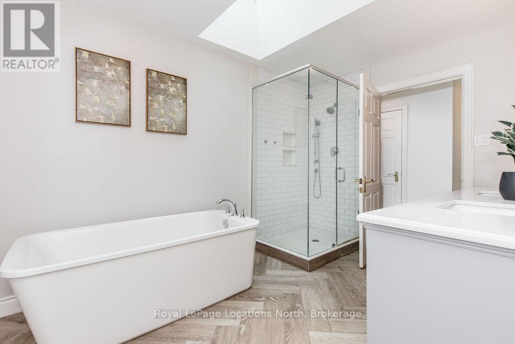 18 Mills Circle, Springwater, Ontario  L0L 1X0 - Photo 36 - S12211315