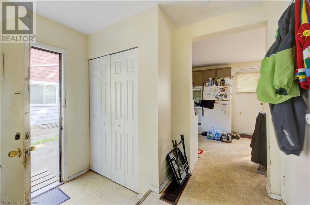 28 Amos Avenue Unit# A&b, Waterloo, Ontario  N2L 5G3 - Photo 24 - 40739534