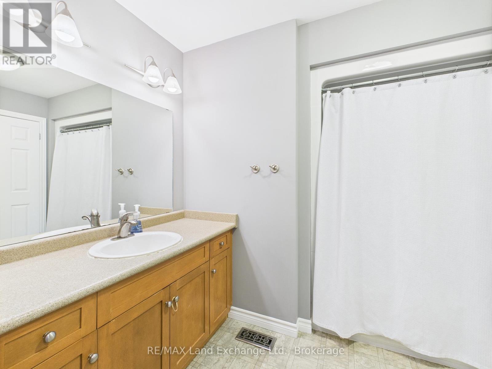 773 Reynolds Drive, Kincardine, Ontario  N2Z 3B6 - Photo 16 - X12211726