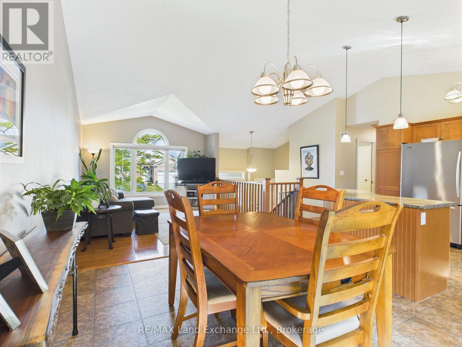 773 Reynolds Drive, Kincardine, Ontario  N2Z 3B6 - Photo 6 - X12211726
