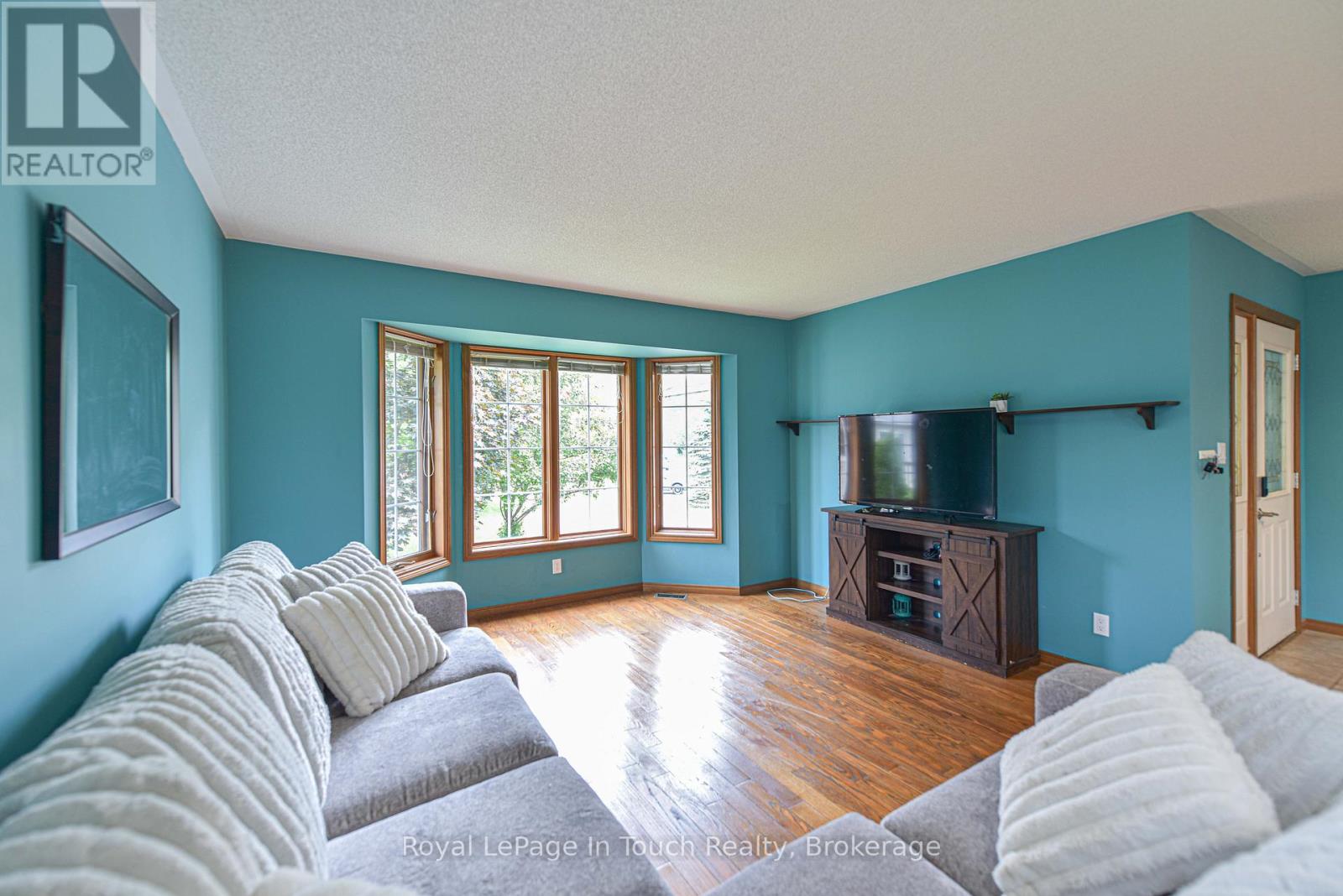 5 Earls Court, Severn, Ontario  L0K 1E0 - Photo 12 - S12212149