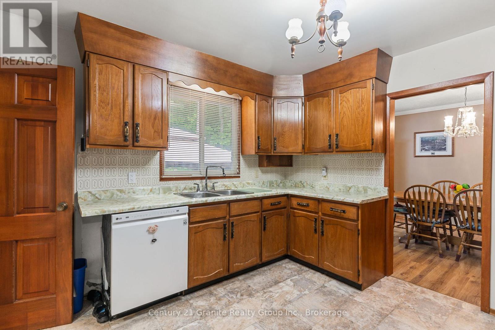 1203 Spring Valley Road, Minden Hills, Ontario  K0M 2K0 - Photo 14 - X12212127