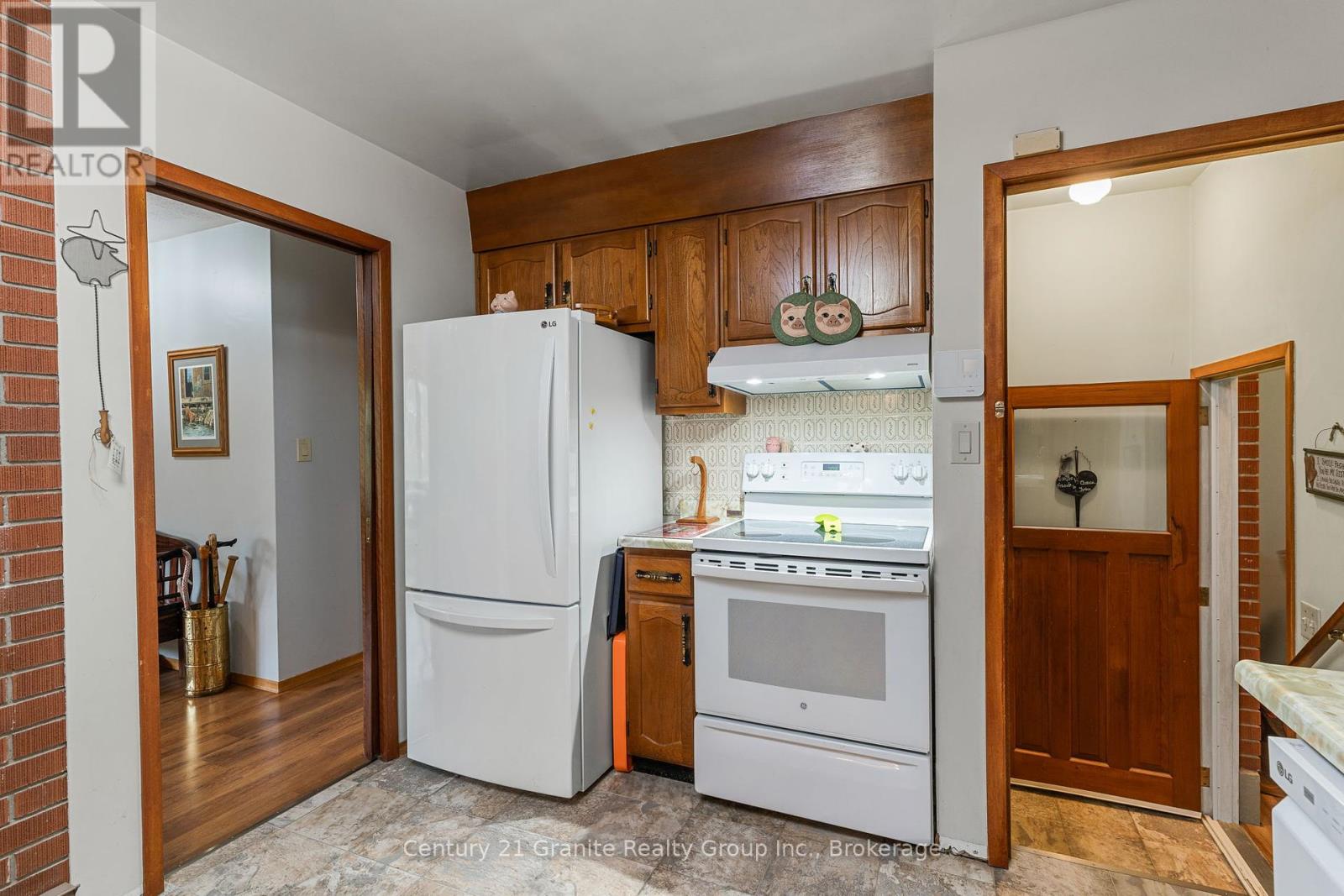 1203 Spring Valley Road, Minden Hills, Ontario  K0M 2K0 - Photo 15 - X12212127