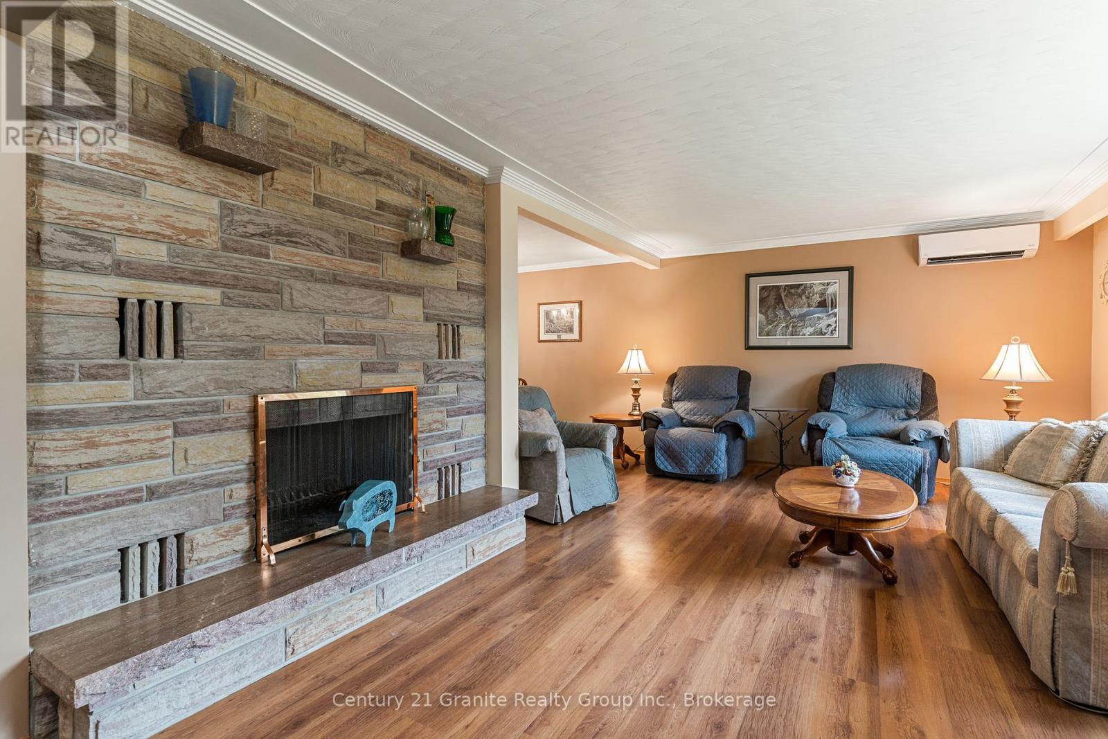 1203 Spring Valley Road, Minden Hills, Ontario  K0M 2K0 - Photo 9 - X12212127