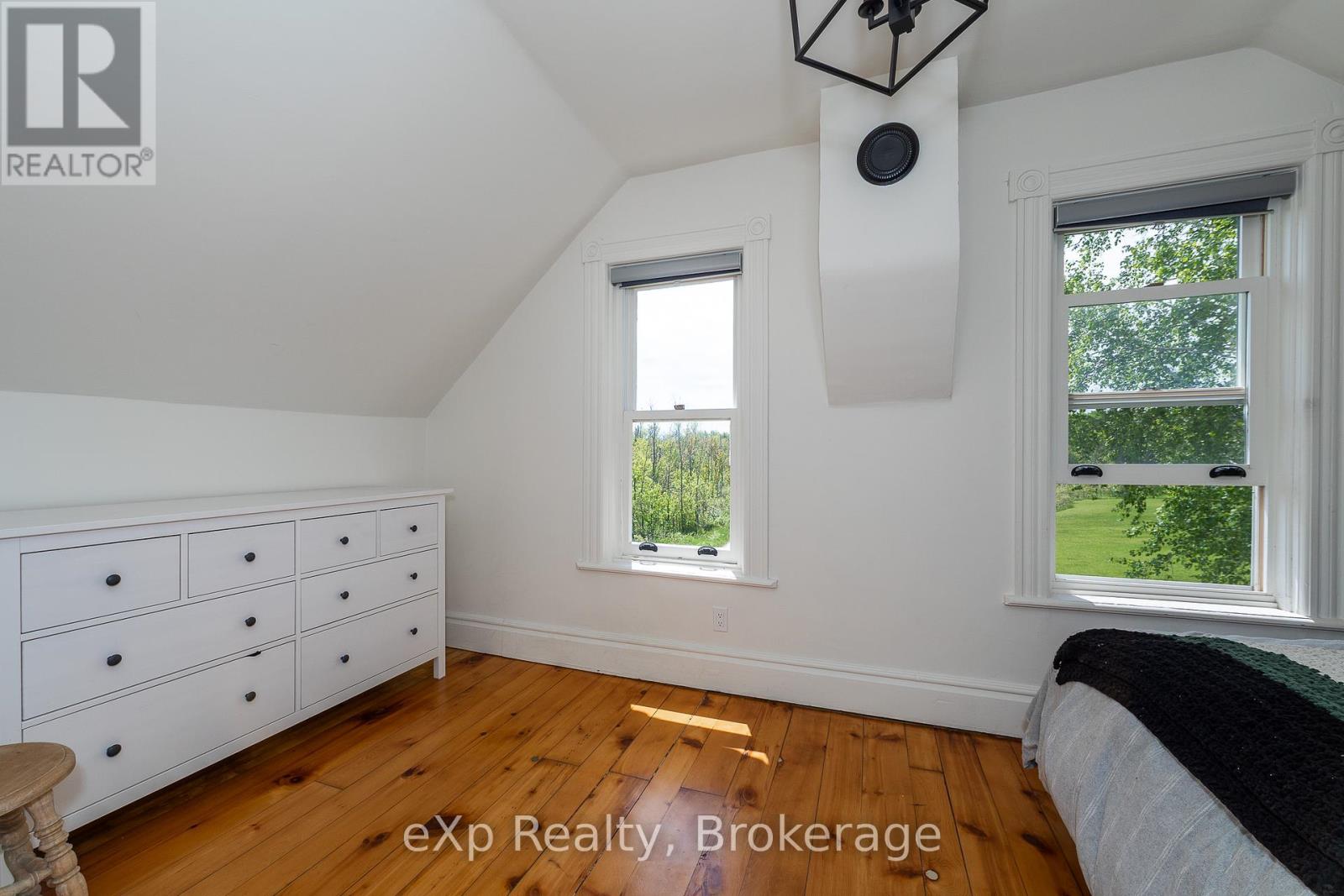 382137 Concession Rd 17, Georgian Bluffs, Ontario  N0H 2T0 - Photo 19 - X12212200