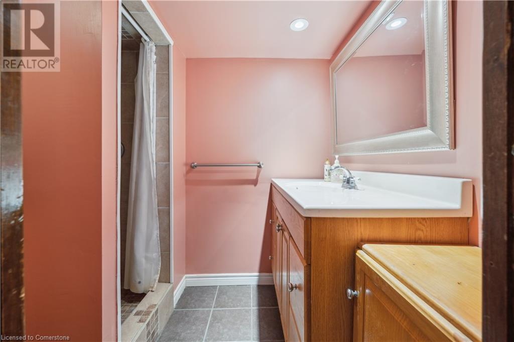 44 Sandsprings Court, Kitchener, Ontario  N2E 2A4 - Photo 34 - 40739491