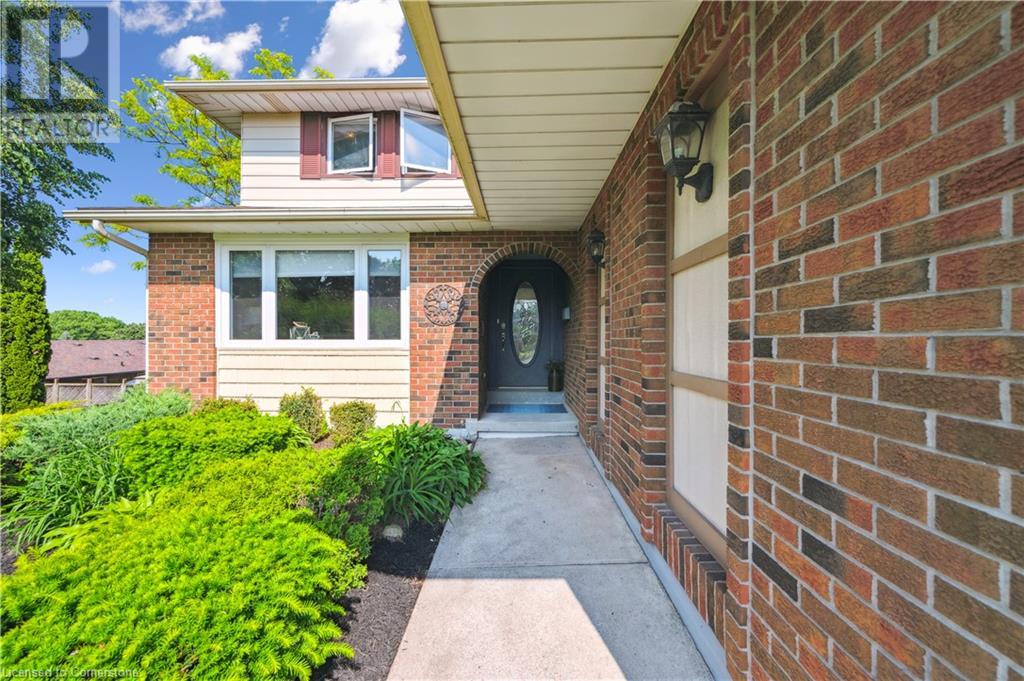 44 Sandsprings Court, Kitchener, Ontario  N2E 2A4 - Photo 4 - 40739491