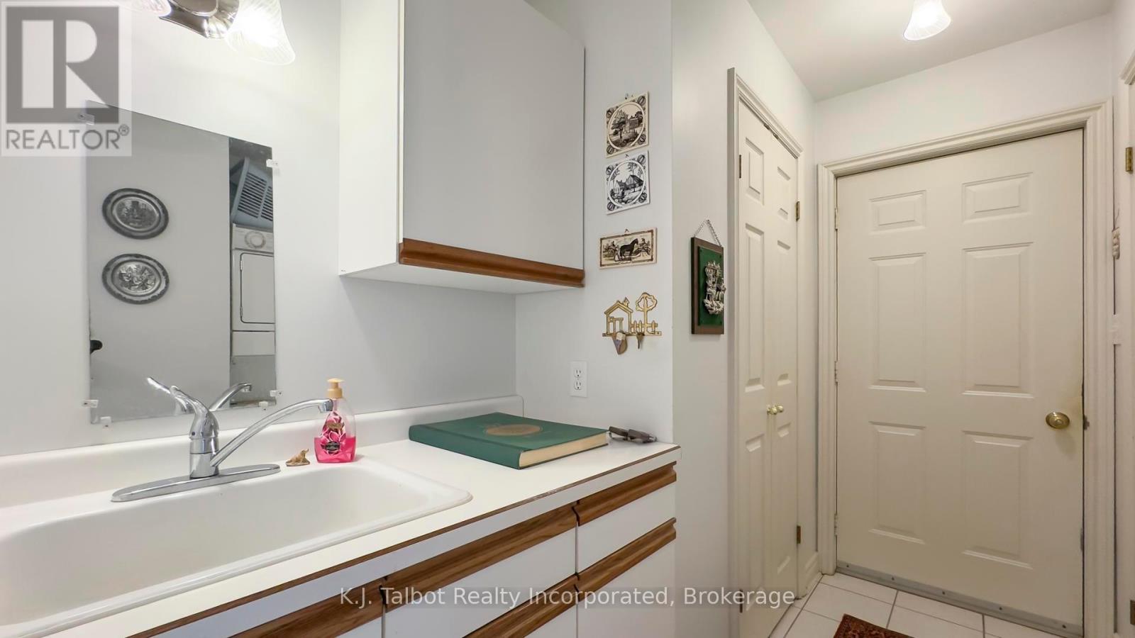 386 Templeton Street, North Huron, Ontario  N0M 1H0 - Photo 22 - X12212253