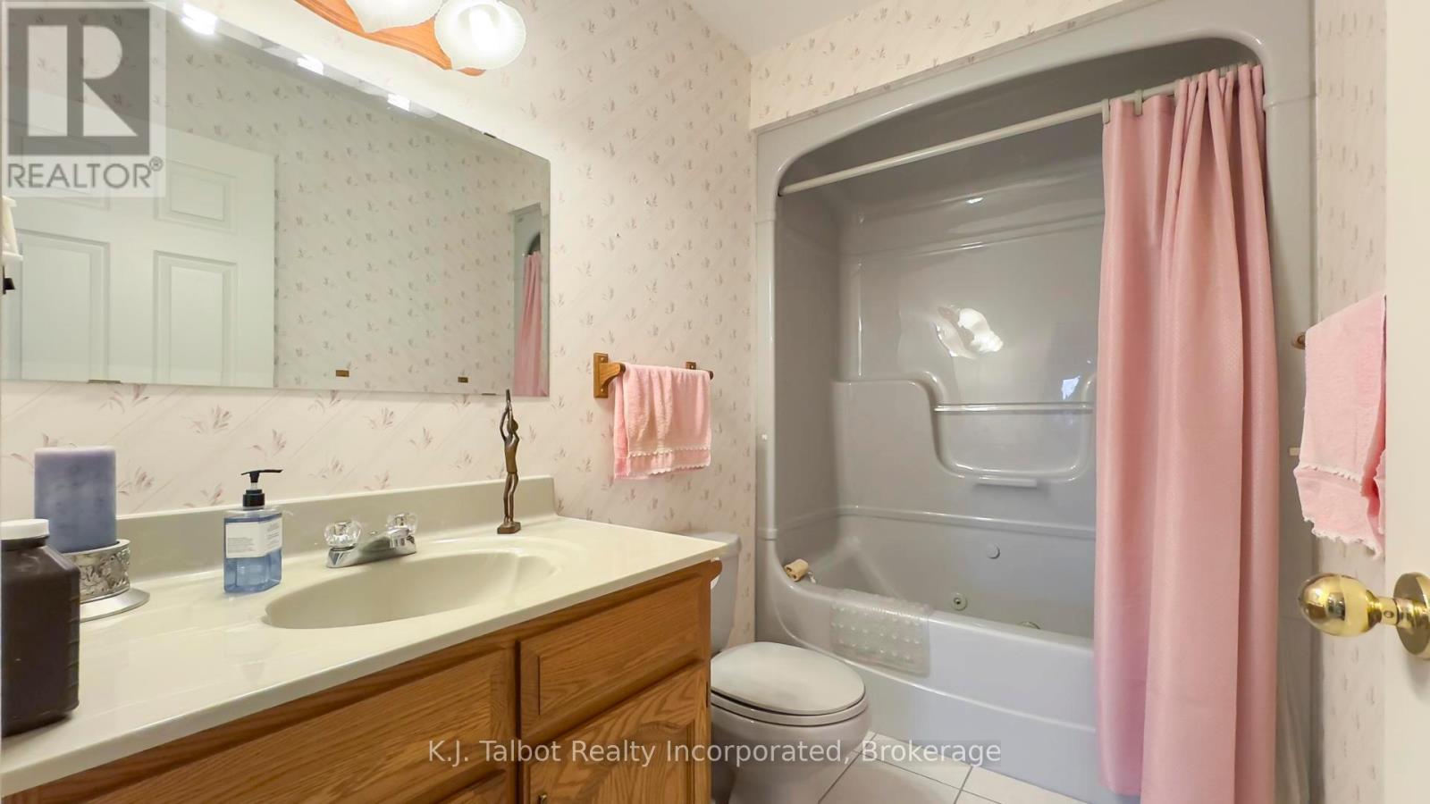 386 Templeton Street, North Huron, Ontario  N0M 1H0 - Photo 23 - X12212253