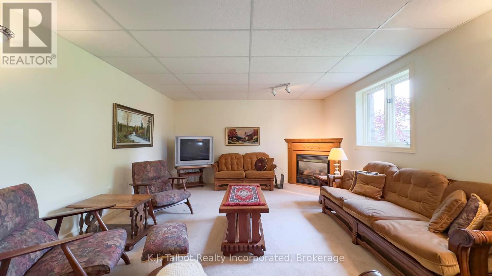 386 Templeton Street, North Huron, Ontario  N0M 1H0 - Photo 40 - X12212253