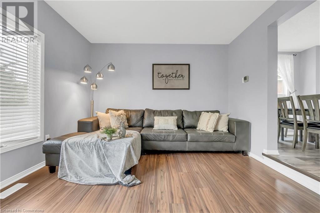 556 Dansbury Drive, Waterloo, Ontario  N2K 4E2 - Photo 4 - 40738632