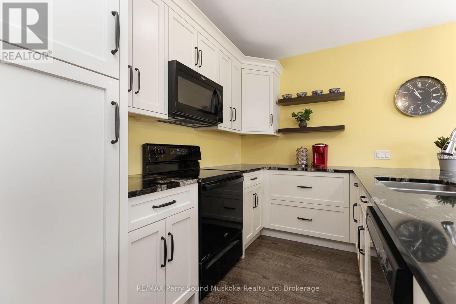 303 - 11b Salt Dock Road, Parry Sound, Ontario  P2A 3B6 - Photo 12 - X12212818