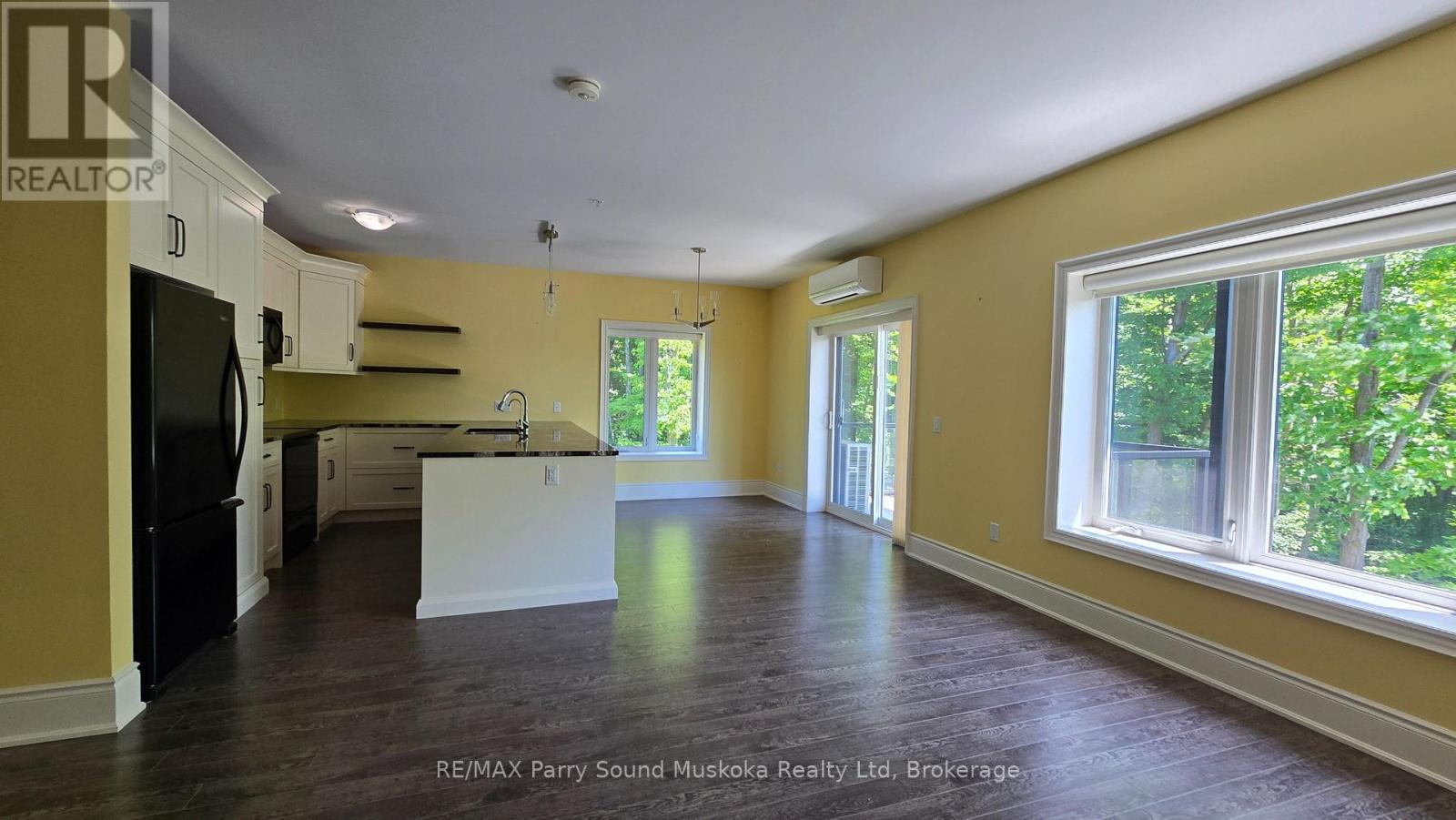 303 - 11b Salt Dock Road, Parry Sound, Ontario  P2A 3B6 - Photo 14 - X12212818
