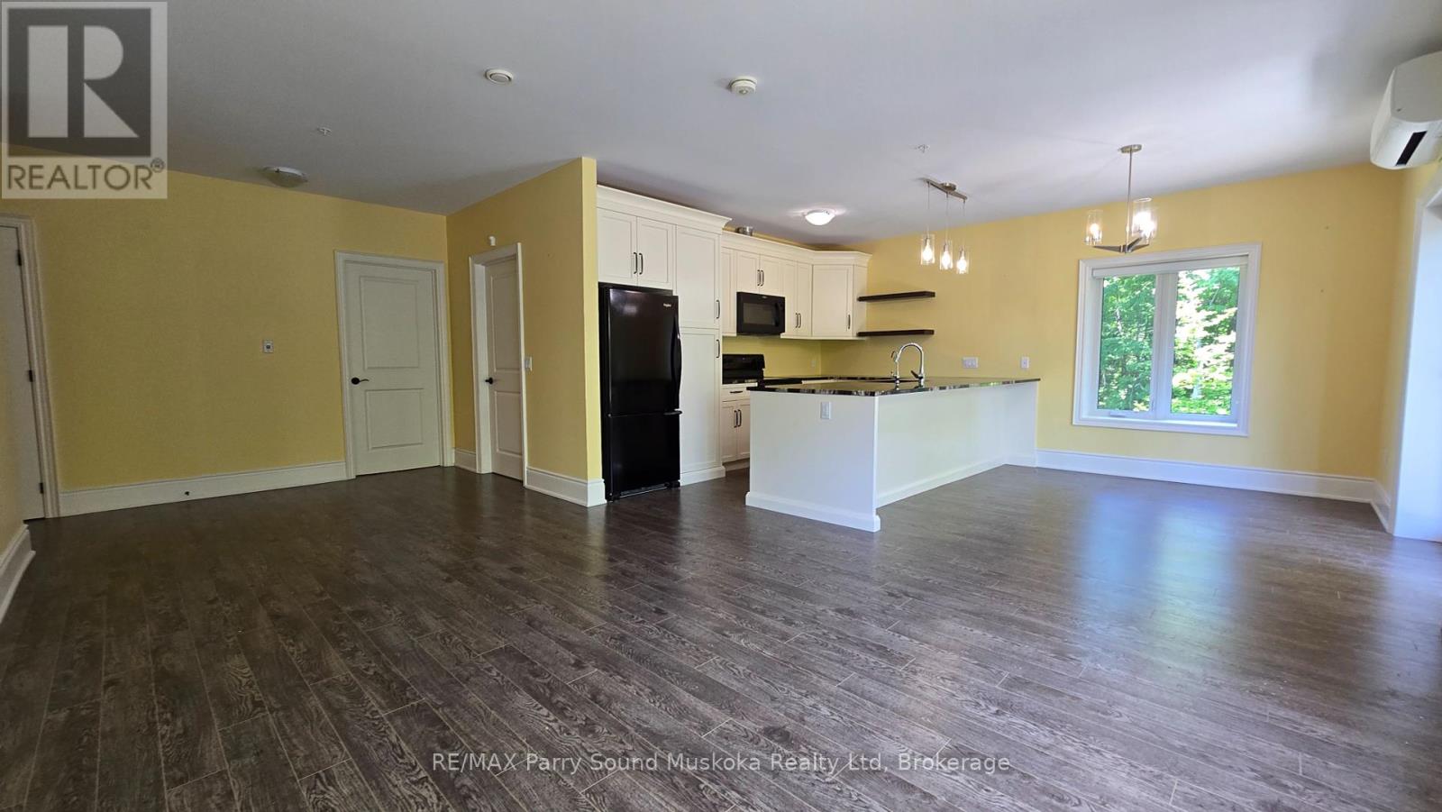 303 - 11b Salt Dock Road, Parry Sound, Ontario  P2A 3B6 - Photo 16 - X12212818