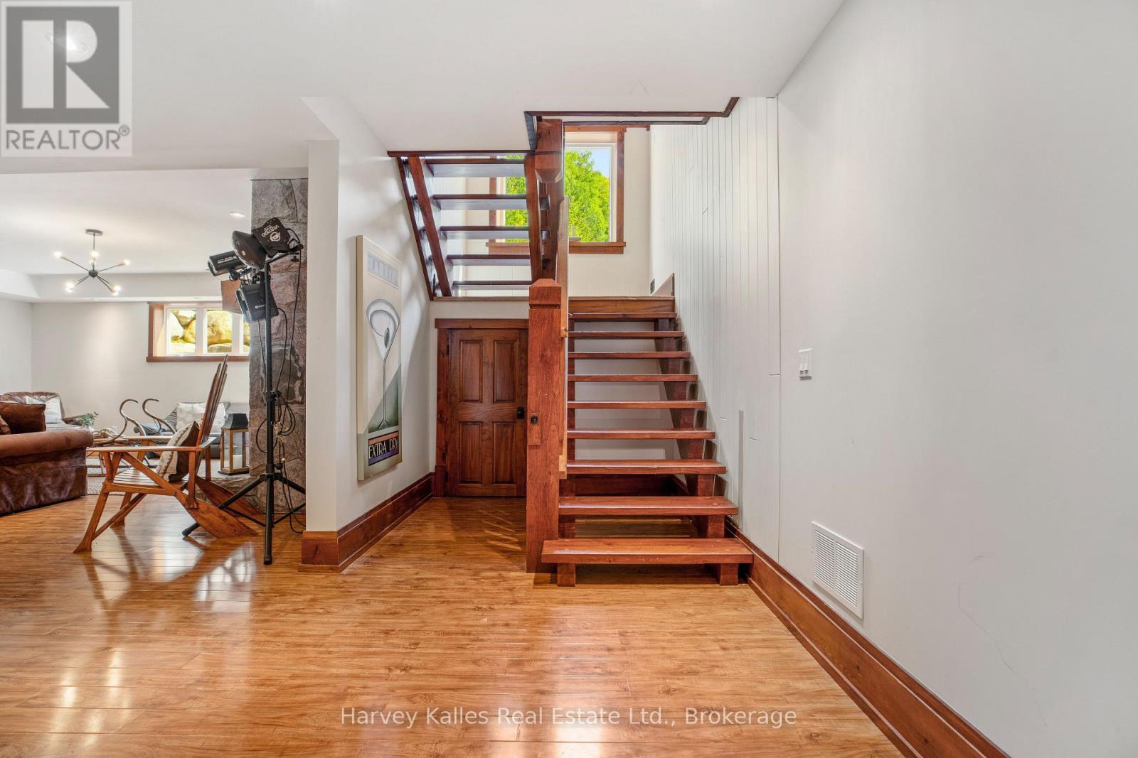 1074 Tally Ho Winter Park Road, Lake Of Bays, Ontario  P1H 2J6 - Photo 33 - X12212959