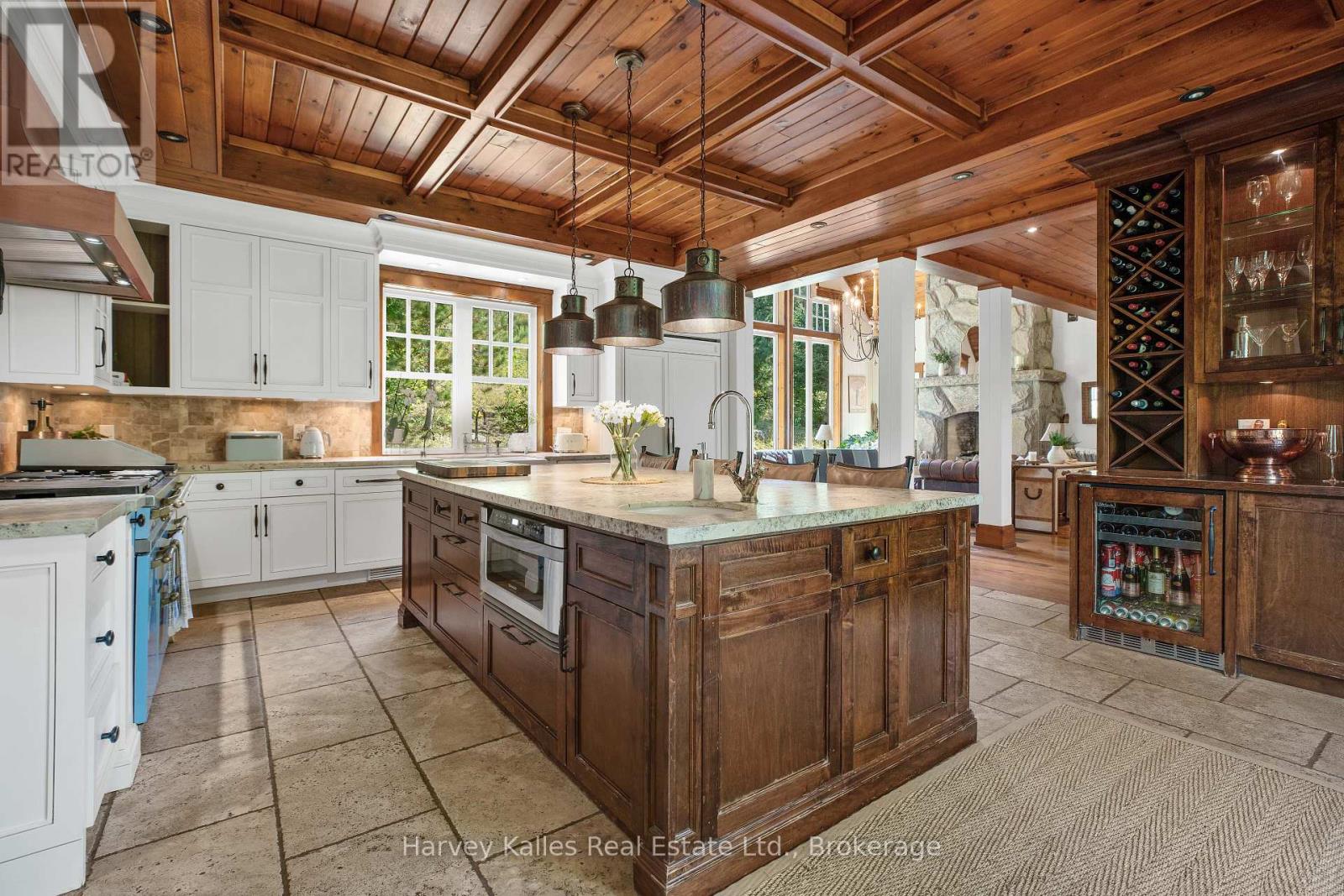1074 Tally Ho Winter Park Road, Lake Of Bays, Ontario  P1H 2J6 - Photo 7 - X12212959