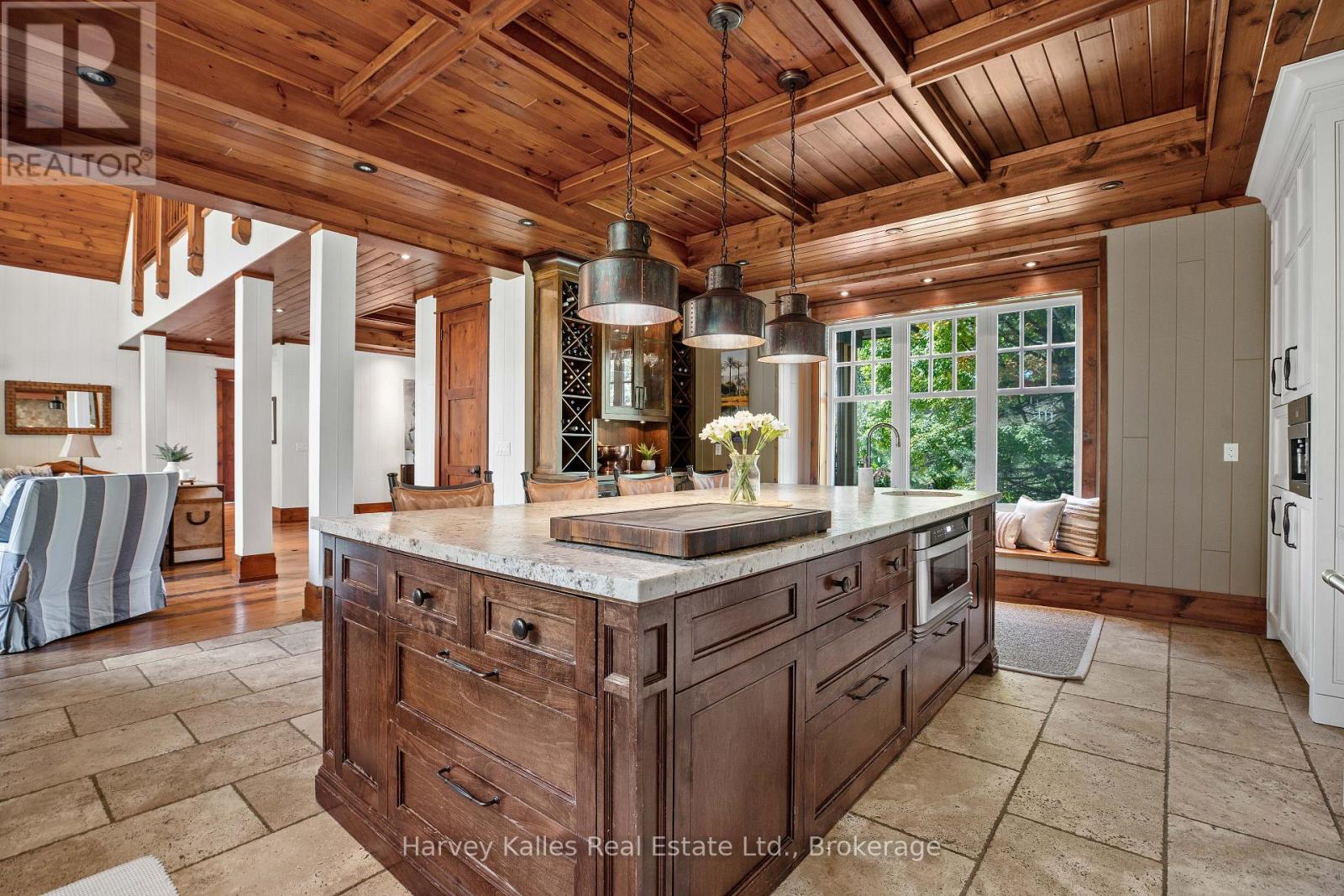 1074 Tally Ho Winter Park Road, Lake Of Bays, Ontario  P1H 2J6 - Photo 9 - X12212959