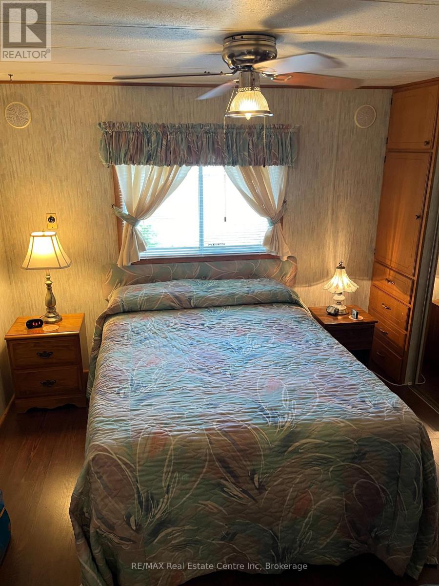 2073 Friendly Boulevard, Centre Wellington, Ontario  N1M 2W5 - Photo 17 - X12213142
