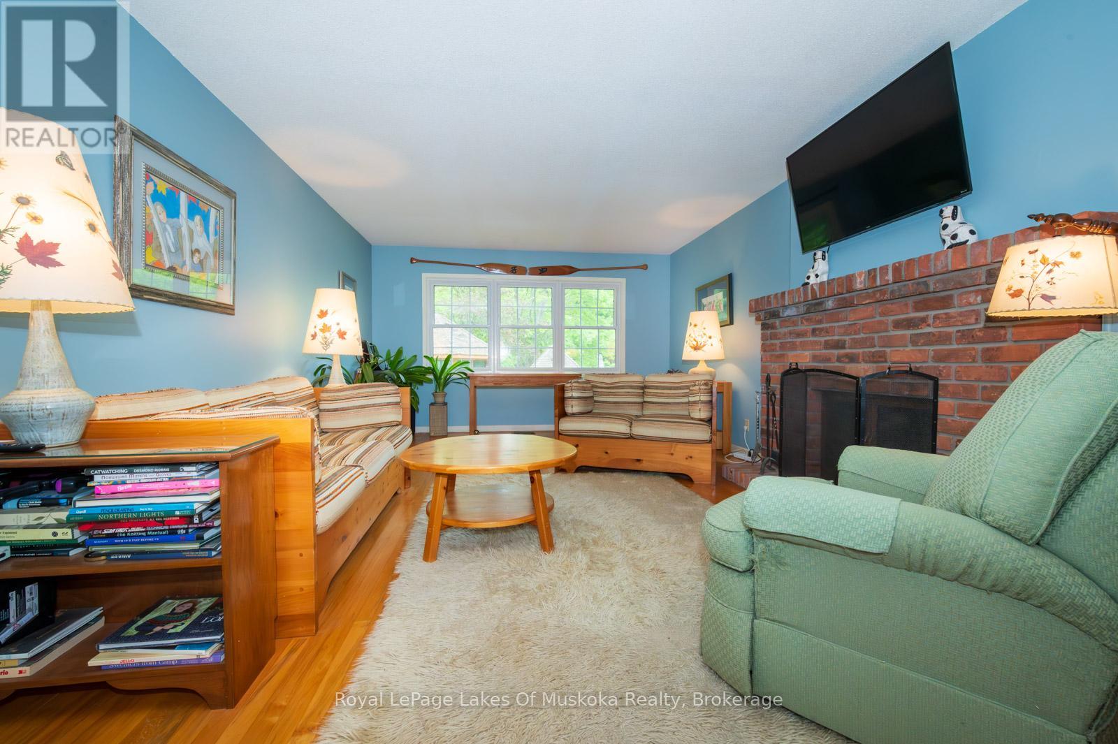 1216 Ravenscliffe Road, Huntsville, Ontario  P1H 0J3 - Photo 10 - X12213172