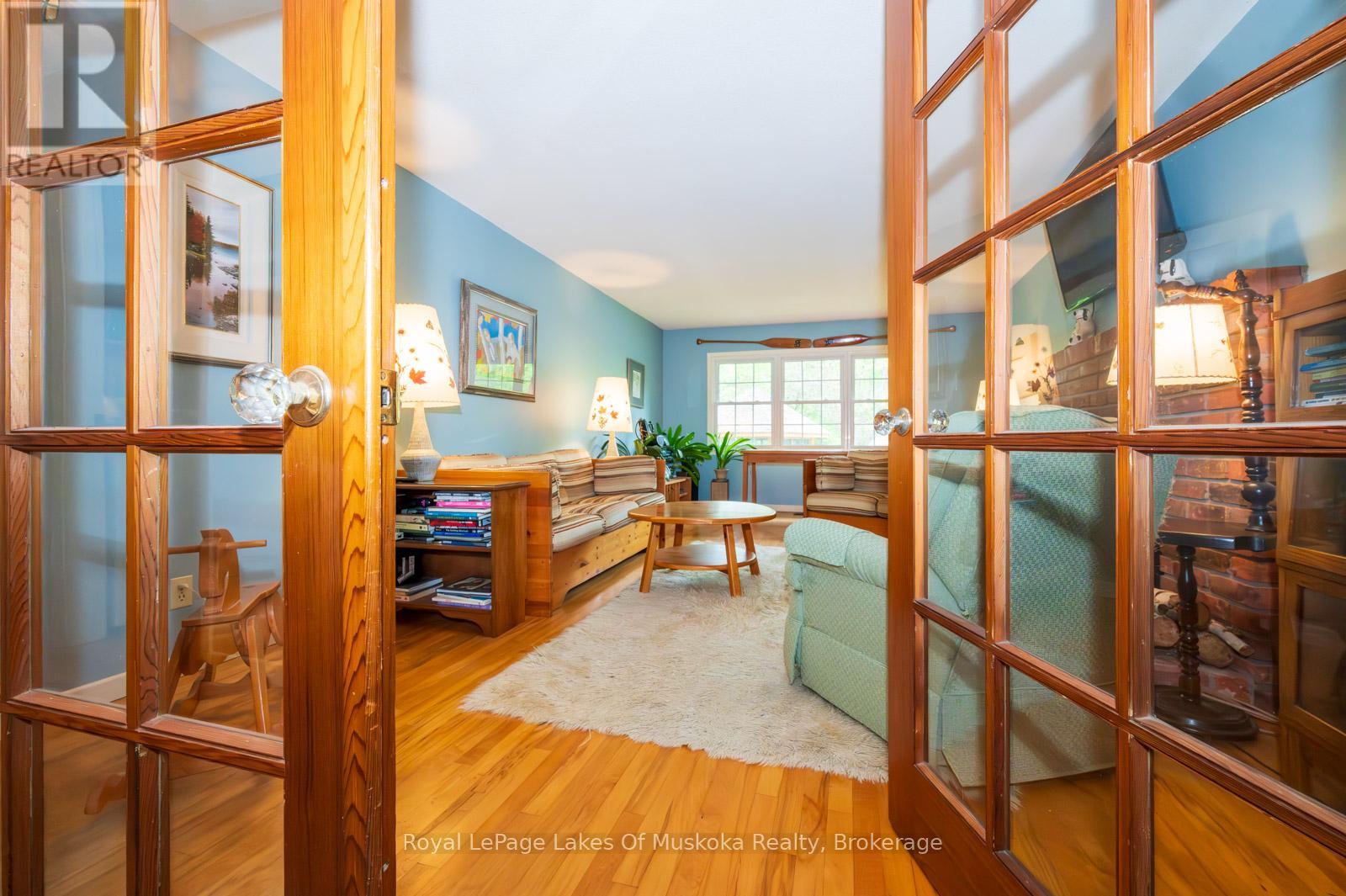 1216 Ravenscliffe Road, Huntsville, Ontario  P1H 0J3 - Photo 11 - X12213172