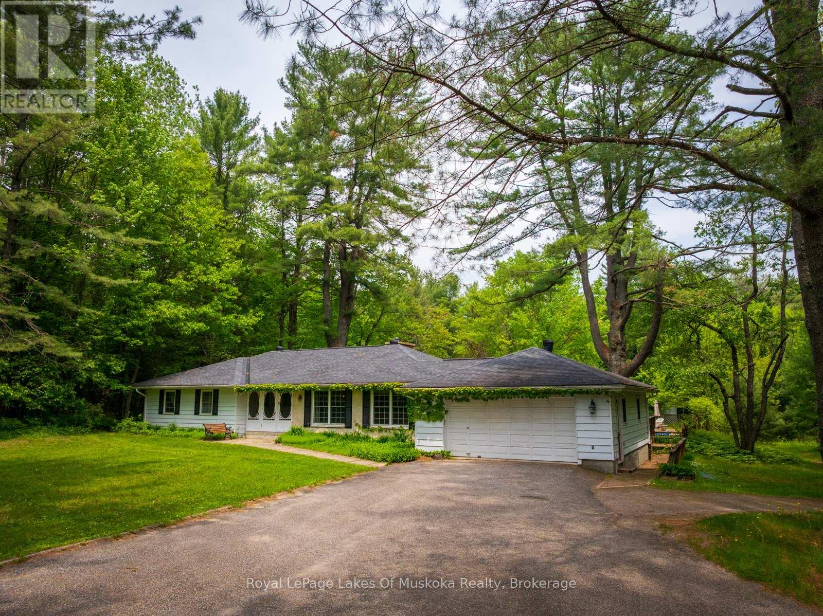 1216 Ravenscliffe Road, Huntsville, Ontario  P1H 0J3 - Photo 3 - X12213172