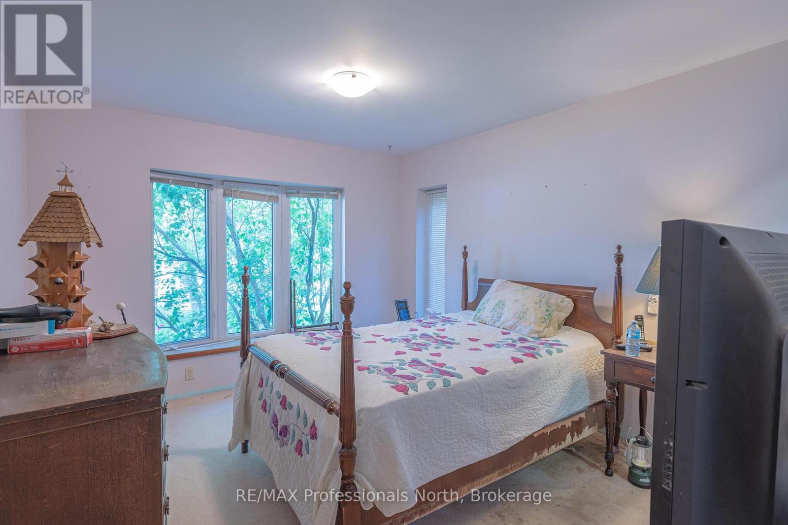 1015 Blackberry Lane, Minden Hills, Ontario  K0M 2K0 - Photo 22 - X12213252