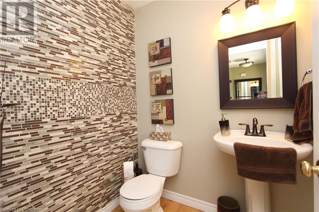 632 Columbia Forest Boulevard, Waterloo, Ontario  N2V 2K9 - Photo 6 - 40739392