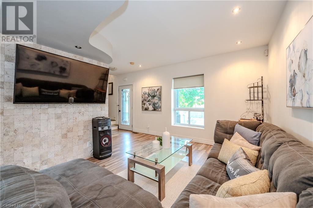 33 Glasgow Street, Kitchener, Ontario  N2G 2G6 - Photo 6 - 40740253
