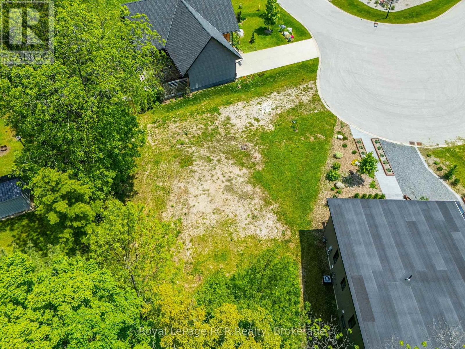 48 Gordon Crescent, Meaford, Ontario  N4L 0A9 - Photo 6 - X12213643