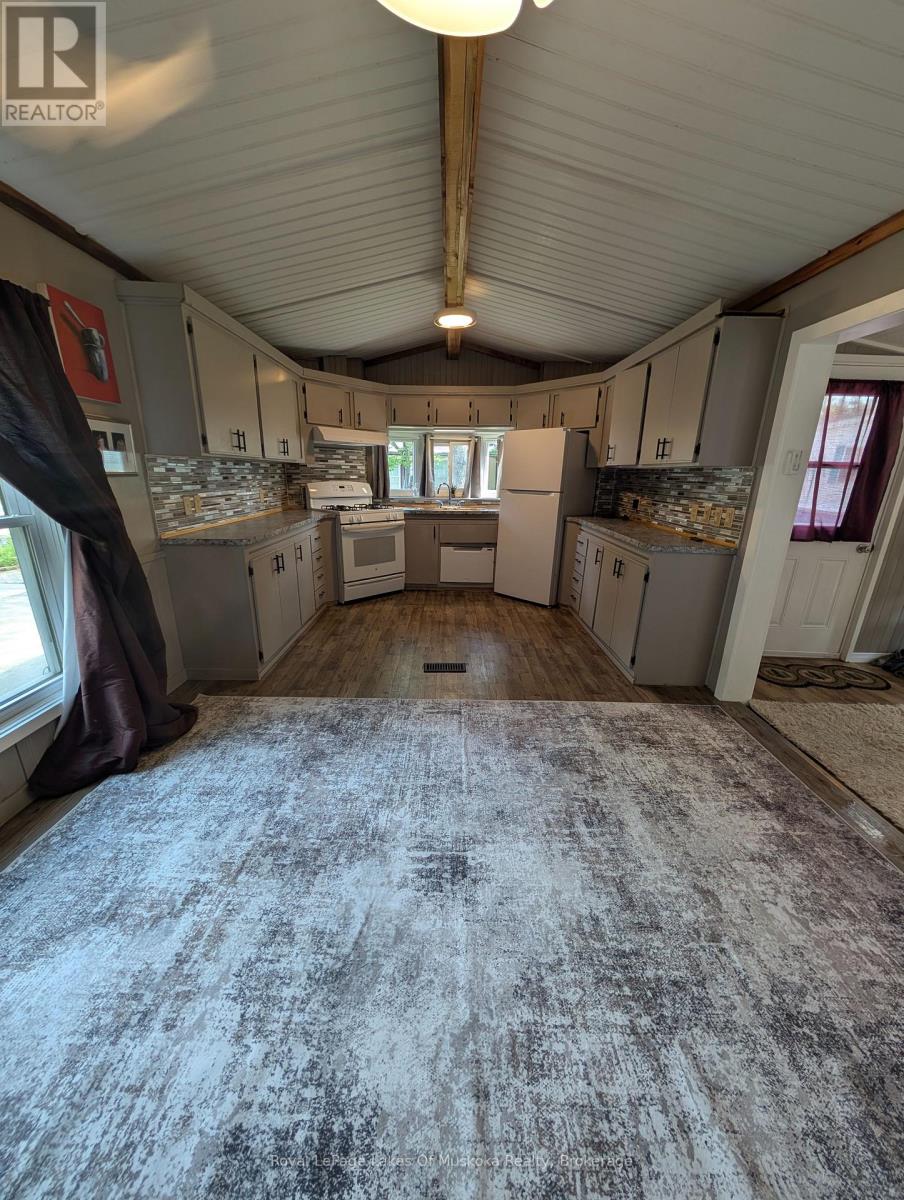 48 - 1007 Racoon Road, Gravenhurst, Ontario  P1P 1R1 - Photo 10 - X12213705
