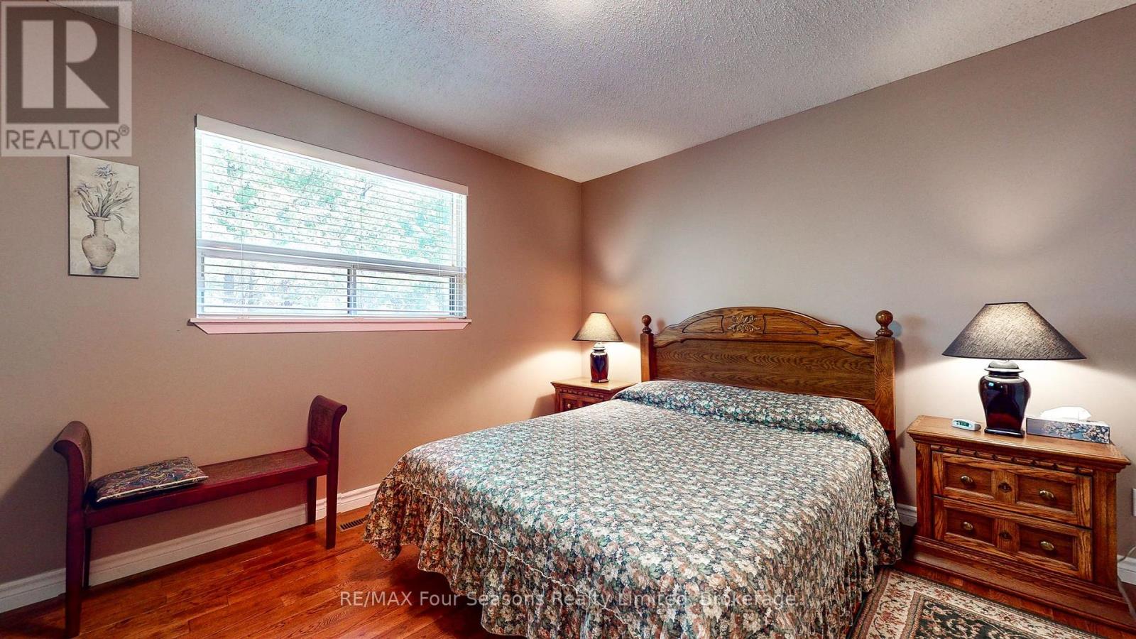 76 Arthur Street E, Blue Mountains, Ontario  N0H 2P0 - Photo 12 - X12213883